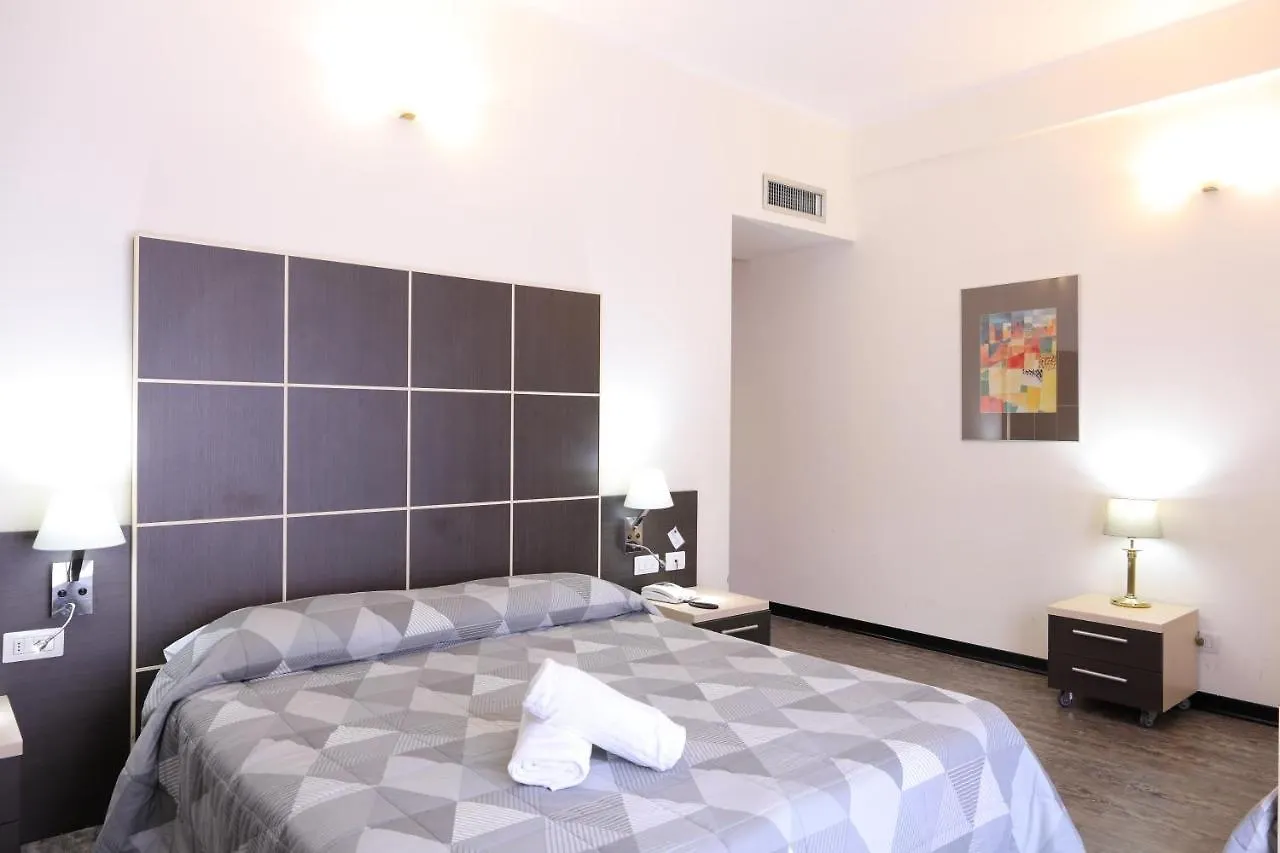 Hotel Ferrari 키아바리 3*,