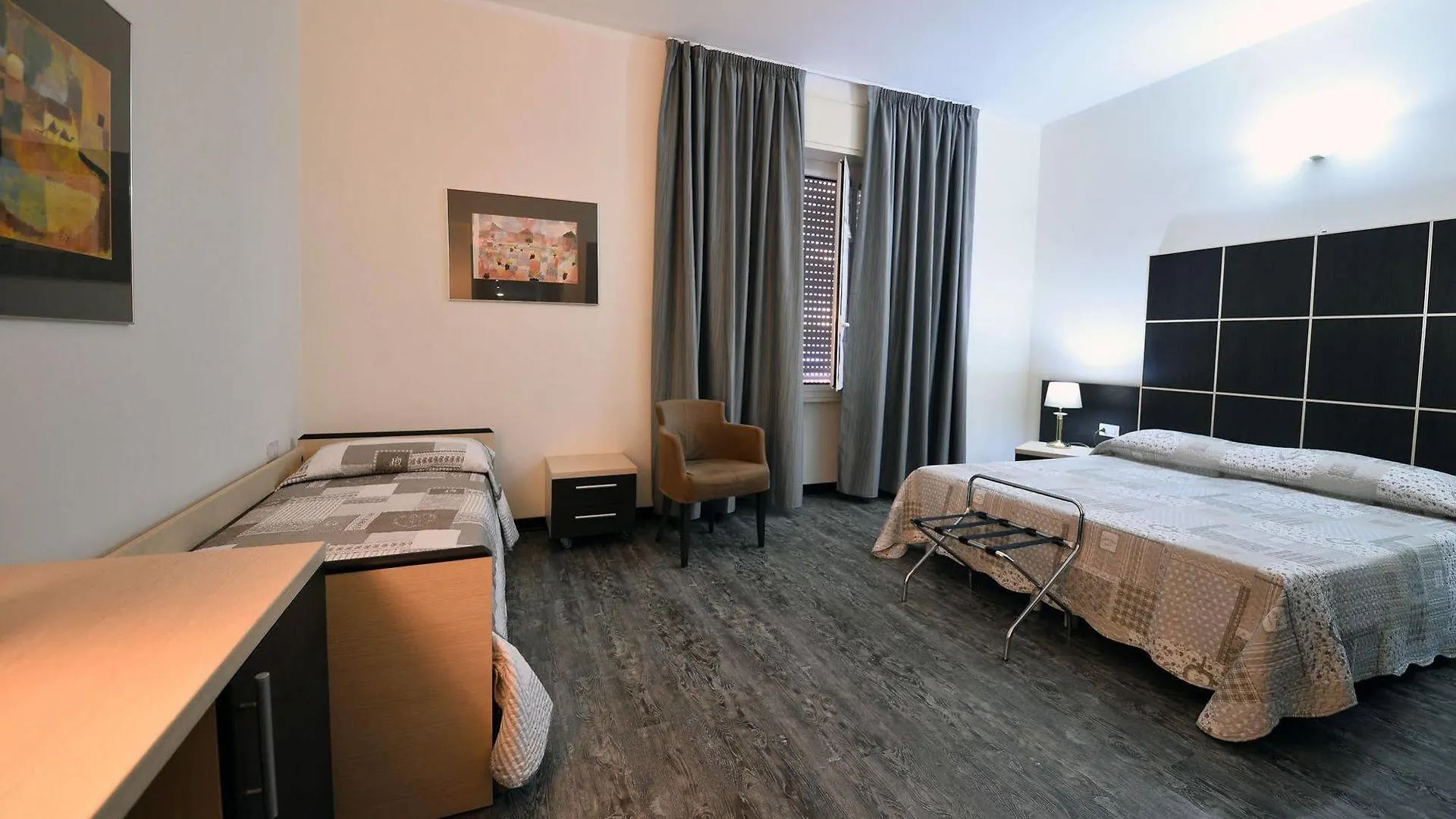 Hotel Ferrari Chiavari 3*,